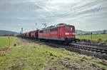 151 048-6 passiert am 14.03.2017 mit einen Kalizug Reilos und ist in Richtung Bebra unterwegs.