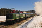 Nachschuss zum Dampfsonderzug des Bayerischen Eisenbahnmuseums Nördlingen, der Lokklassiker 151 038-7 am 23.02.2019 bei Grabenstätt. 