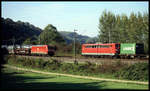 Zugbegegnung nahe Freeden im Leinetal am 13.10.2004. Um 13.50 Uhr begegnen sich 151031 in Richtung Norden fahrnd und 185057, die mit einem Autozug aus Fallersleben unterwegs ist.