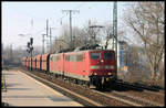 151111 und 151094 fahren hier am 19.3.2006 um 15.04 Uhr mit dem sogenannten Erzzug  Langer Heinrich  in Richtung Saarland durch Köln Süd.