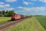 151 045 mit einem Güterzug am 03.06.2015 bei Plattling.