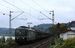 Am 16.10.2020 zog die Grüne 151 038 der Bayernbahn den Henkelzug nach Gunzenhausen durch Linz am Rhein. 