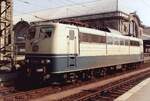 DB 151 148-4 (Bw Nürnberg 2) im Nürnberg Hauptbahnhof am 29. August 1985.