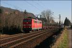 151 161 bringt bei Leutesdorf einen Gterzug gebildet aus Kgs Wagen der B-Cargo Richtung Norden.