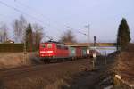 151 050 mit einem Containerzug bei Hattenhofen (25.02.2008)