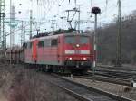 151 122-9 mit Schwesterlok durchfahren Kln-Gremberg mit einem Kohlezug am Haken.