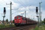 151 121-1 kommt hier mit einem Erzzug durch Lbbenau/Spreewald gefahren. 20.05.2009