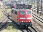 151 007-2 rangiert am 09.10.07 in Riesa , im Hintergrund die W 232.03 der ITL noch im alten Farbkleid - inzwischen auch silber lackiert.