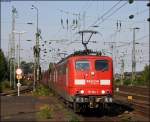 151 164 mit 151 109 (verkehrsschwarz) mit dem 5000er bei der Durchfahrt von Mnchengladbach Hbf 4.8.2009