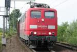 Die 151 160-9 durchfhrt Kln Porz Wahn mit einem Gterzug am 29.07.2009