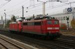 151 083 und 185 072 als Lokzug aus MOR am 31.10.2009 am Heimeranplatz in Mnchen.