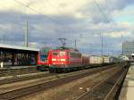 151 126-0 mit einem Containerzug bei der Durchfahrt in Mnchen-Ost, 3.11.2009