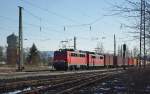 Kastige Doppeltraktion: 140 459-9 vor 151 075-9 und einem Containerzug in Fahrtrichtung Norden. Aufgenommen am 09.03.2010 in Eschwege West.