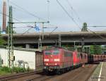 151 116-1 und ihre Schwesterlok leisten am 5.06.10 Schwerstarbeit vor dem  Beddinger  von Hamburg-Hansaport nach Salzgitter-Beddingen.