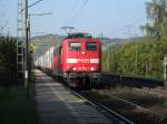 151 043-7 mit Containerzugam 13.10.10, Richtung Wrzburg, durch Himmelstadt.