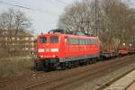 151 015 fhrt am 12. Mrz 2010 mit einem leeren Brammenzug in den Bahnhof Essen-Altenessen ein.