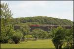 Eine 151er berquert am 07.05.2011 das Ruhrviadukt bei Witten(Ruhr).