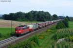 151 016-3 mit einem KLV-Sattelaufliegerzug Richtung Mnchen kurz vor der Durchfahrt in Landweid (Lech), 11.08.2011