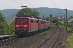 Lokzug , gefhrt von 151 165-8 in Rhens am 02.06.2012. Dahinter 155 134-0. 151 146-8, 152 029-5, 185 046-0 sowie einer unbekannten 155,185 und 151.