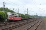 151 144-3 mit einem Altschotterzug nach Bochum-Langendreer in Dsseldorf-Eller am 27.06.2012