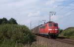 151 016-3 fuhr am 29.08.2012 mit einem Gterzug von Emden nach Osnabrck, hier bei Veenhusen.