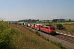 151 075 mit einem KLV Zug am 03.07.2010 bei Hebertshausen.