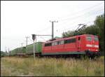 BR 151 081-7 kurz nach der Ausfahrt aus dem Rostocker Seehafen. 11.8.06