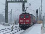 Bei starken Schneefall fhrt 151 ??6 durch Mnchen-Pasing.15.02.2013