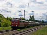 Ein Stahlrohrzug mit 151 006 ist auf dem Weg nach Norden.