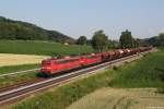 Mittlerweile ist die Baureihe 151 auf der Strecke Nrnberg - Passau eher selten geworden. Am 13.07.2013 waren dagegen in Form von 151 085 und 151 031 gleich zwei 151 mit einem Ganzzug aus Tds Wagen bei Vilshofen auf dem Weg Richtung Passau.

