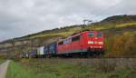 151 100-5 mit einen Aufliegerzug am 24.10.13 Richtung Sden.