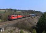 151 085 + 152 157 mit einem Güterzug am 21.03.2014 bei Laaber.