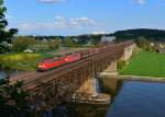 151 001 + 151 126 mit einem Kohlezug am 23.04.2014 auf der Mariaorter Brücke bei Regensburg-Prüfening.