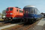 151 121-1 steht zusammen mit den blauen Wegmann-Wagen auf im Außengelände des DB Museums in Koblenz. 
(29.03.2014)