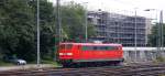 151 132-8 DB rangiert in Aachen-West. 
Aufgenommen vom Bahnsteig in Aachen-West bei  Gewitterwolken am Nachmittag vom 23.8.2014.