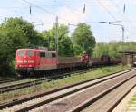 151 125-2 mit gemischtem Güterzug in Fahrtrichtung Seelze. Aufgenommen in Dedensen-Gümmer am 29.04.2014.