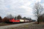 151 137 mit einem Gterzug in Grokarolinenfeld (17.01.2007)