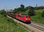 Die 151 035 mit einem Güterzug am 05.06.2015 unterwegs bei Straß.