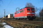 151 034-6 mit einem unbekannten Güterzug bei Obertraubling Richtung Passau unterwegs | 21.02.2003