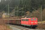 151 169-0 DBSR schiebt einen Güterzug über die Frankenwaldrampe bei Steinbach am 03.12.2015.