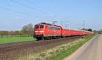 Die an DB Cargo vermietete Railpool 151 073 (ex DB) zieht einen Nacco-Autotransportzug am 03.04.17 zwischen Bohmte und Ostercappeln in Richtung Osnabrck.