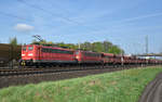 Der tägliche Erzzug mit zwei 151 (151 112-0, 151 103-9) von Railpool in Doppeltraktion, kommend aus Richtung Hamburg.