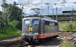 Hector Rail (Germany) GmbH, Bochum mit ihrer  162.007  Name:  Beckert  (NVR:  91 80 6151 134-4 D-HRDE ) am 03.08.23 Höhe Bahnhof Hamburg-Harburg.