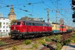 NeSA/DB 218 155-0 & DB 151 129-4 mit Sonderzug bei der Einfahrt in Köln Hbf, Mai 2025.