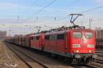 RBH 275 (151 147) am 18.1.14 mit einer weiteren RBH 151er und einem Kohlezug in Düsseldorf-Rath.