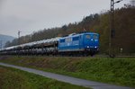 151 131-0 von ESP ist am 12.04.16 mit einen Autozug in Richtung Süden bei Gambach unterwegs.