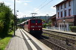 Heute Mittag um kurz vor ein Uhr kam die 151 046 mit einem AUDI-Zug gen Mannheim durch Neckargerach gefahren.