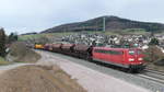 151 068 mit einem Güterzug auf der neuen Spessartrampe kurz hinter Laufach.