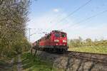 151 045-2 mit einem gemischten Güterzug zwischen Holzwickede und Schwerte (21.04.2022)