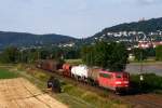 Mit einem ebenso kurzen wie gemischten Güterzug ist 151 021 am Abend des 23.07.08 bei Großsachsen-Heddesheim mit Fahrtrichtung Mannheim unterwegs.